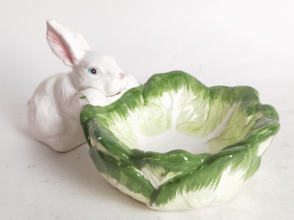 Vintage Fitz & Floyd Style Bunny and Cabbage Bowl (1 of 4)