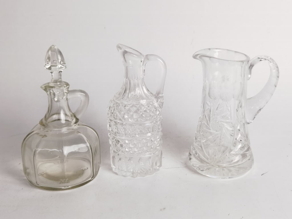 (3) Vintage Crystal/Glass Carafes and Decanter: (3) Vintage Crystal/Glass Carafes and Decanter, 7.25in