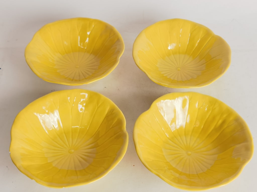 (4) Vintage Yellow Lotus Leaf Dinner Bowl: (4) Vintage Yellow Lotus Leaf Dinner Bowl, 2in by 6.5in