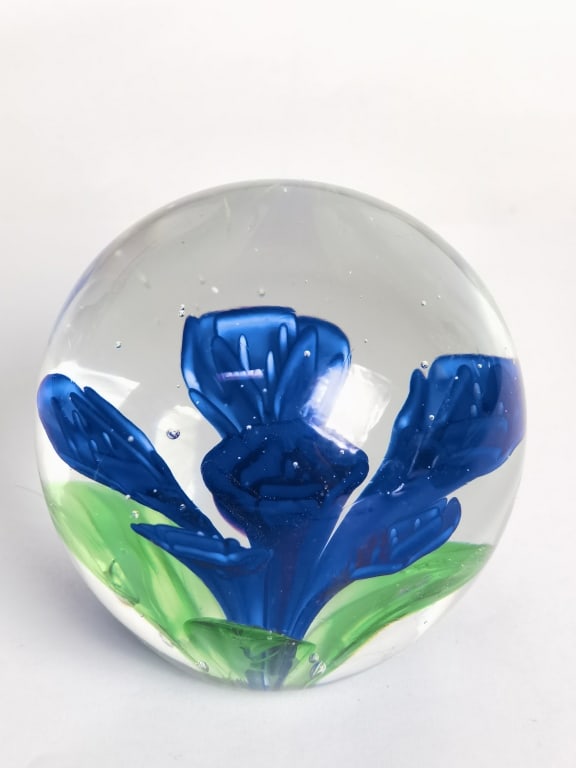 Unmarked Blue Flower Glass Paperweight: Unmarked Blue Flower Glass Paperweight, 3 3/8in