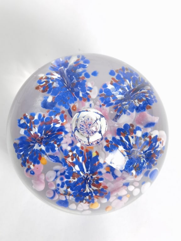 Murano Italy Splatter Blue Flower Glass Paperweigh: Murano Italy Splatter Blue Flower Glass Paperweight, 3.25in