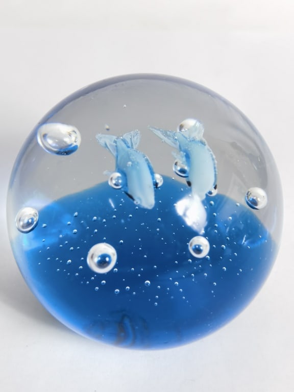 Unmarked Blue Dolphin Glass Paperweight: Unmarked Blue Dolphin Glass Paperweight, 3.25in