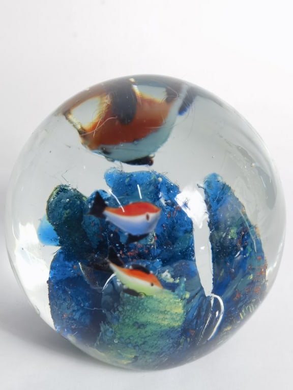 Murano Italy Aquarium Glass Paperweight: Murano Italy Aquarium Glass Paperweight, 4.25in