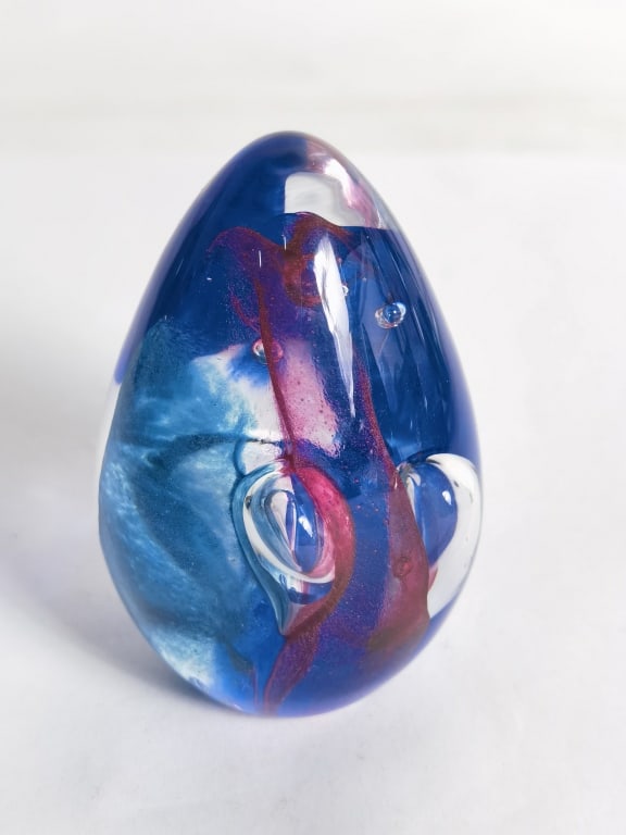1996 GES Bubble Art Glass Egg Paperweight (1 of 4)