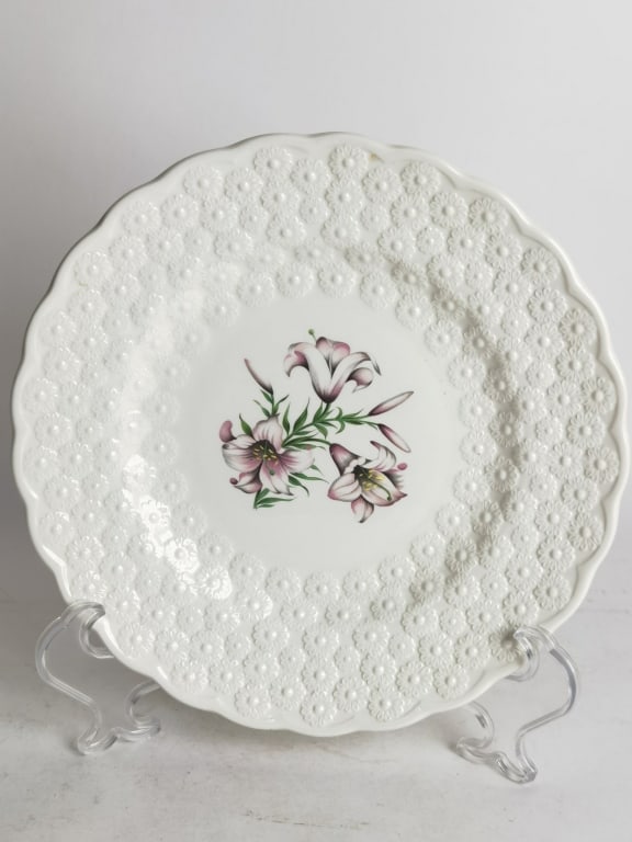 Vintage Spode England Porcelain Quebec White Garde (1 of 4)