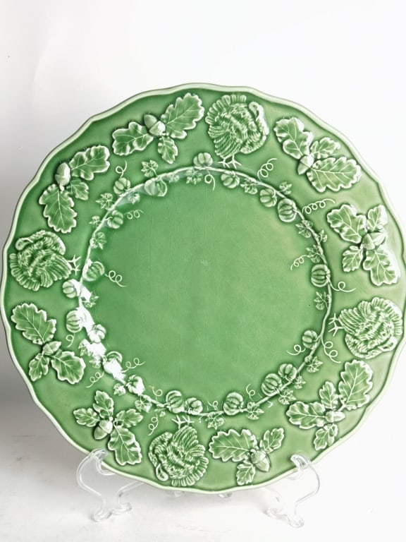 Vintage Bordallo Pinheiro Porcelain Turkey Plate: Vintage Bordallo Pinheiro Porcelain Turkey Plate, 13.5in