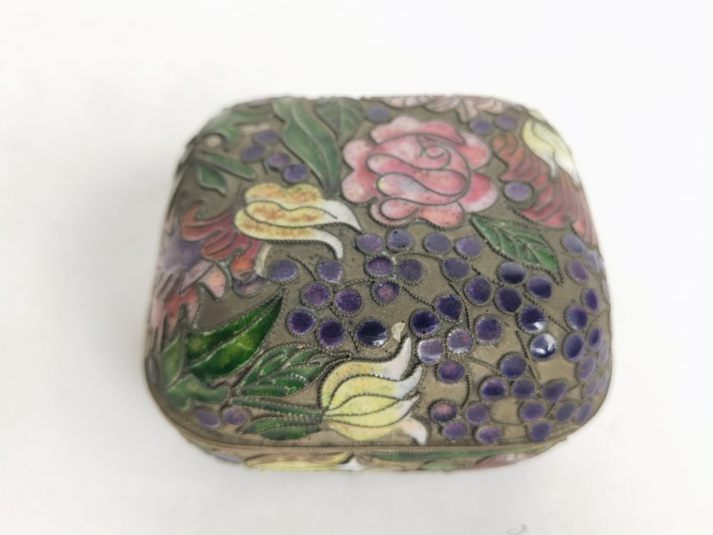 Vintage Chinese Filled Enamel Cloisonne Box (1 of 3)