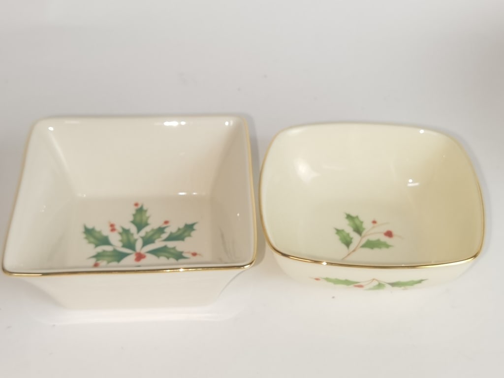 (2) Lenox Porcelain Holiday Bowls: (2) Lenox Porcelain Holiday Bowls, 1.75in by 4.25in by 4.25in