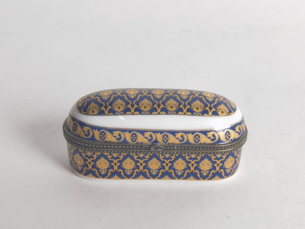 Vintage Nav. Portugal Porcelain Trinket Box: Vintage Nav. Portugal Porcelain Trinket Box, 1.75in by 3.5in
