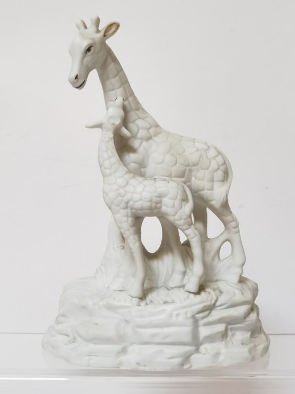 Aldon Porcelain Giraffe Music Box Figurine: Aldon Porcelain Giraffe Music Box Figurine, 7.25in