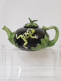 Bergschrund Porcelain Frog Teapot