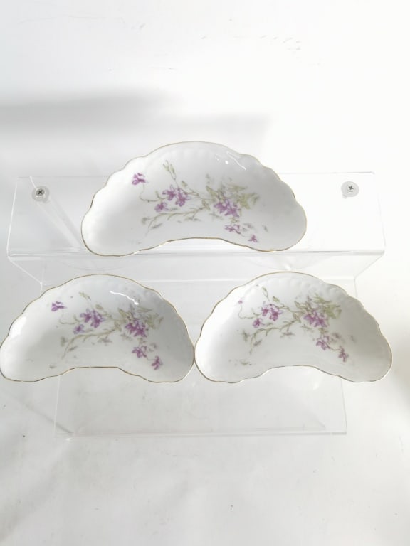 (3) Vintage G. Ahrenfeld Limoges Porcelain Plates: (3) Vintage G. Ahrenfeld Limoges Porcelain Plates, 6.25in