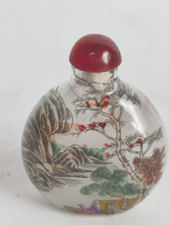 Chinese Reverse Painted Glass Snuff Bottle: Chinese Reverse Painted Glass Snuff Bottle, 2.5in