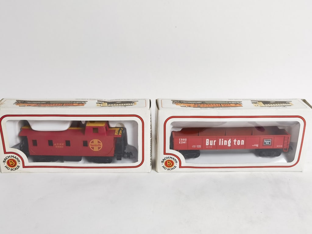 (2) Bachmann Ho Scale Train Model (1 of 5)