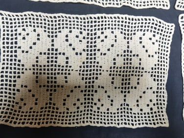 (4) Vintage Eyelet Lace Crochet