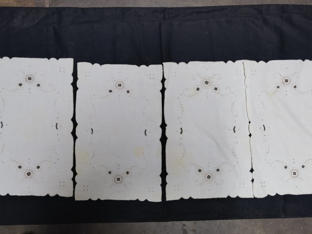(4) Vintage Embroidered Linens: (4) Vintage Embroidered Linens, 18.5in by 12in