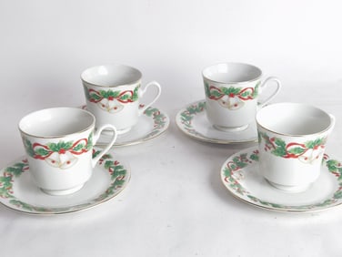 (4) Vintage Sango Noel Christmas Cups and Saucers
