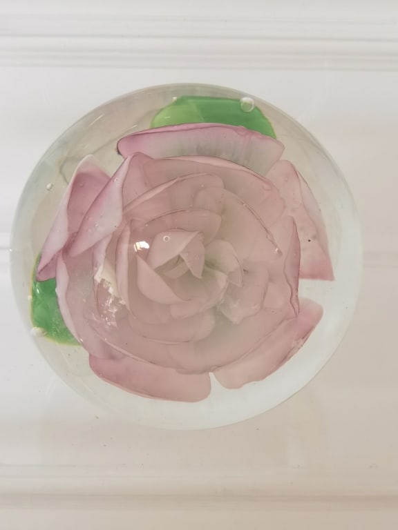 Unmarked Pink Flower Glass Paperweight: Unmarked Pink Flower Glass Paperweight, 3in