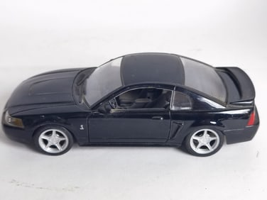 1/18 Scale 1999 Ford Mustang GT Convertible