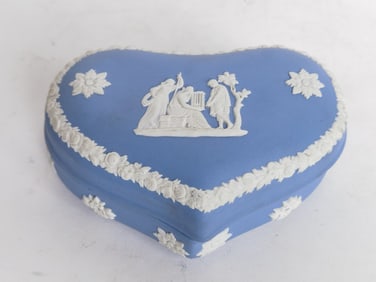 Vintage Wedgwood Porcelain Blue Jasper Heart Box
