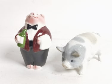 Vintage Porcelain Pigs Salt/Pepper Shakers