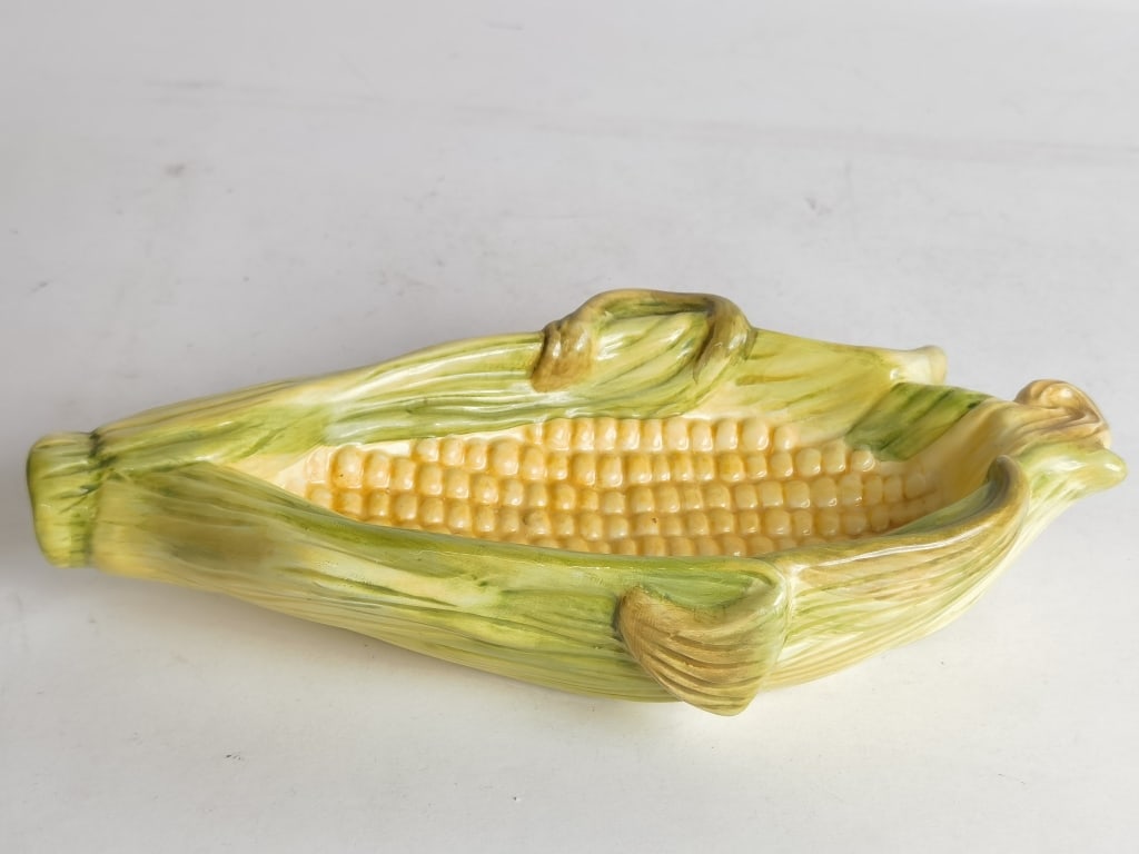 Vintage Figi Porcelain Corn Butter Dish: Vintage Figi Porcelain Corn Butter Dish, 2in by 9.5in