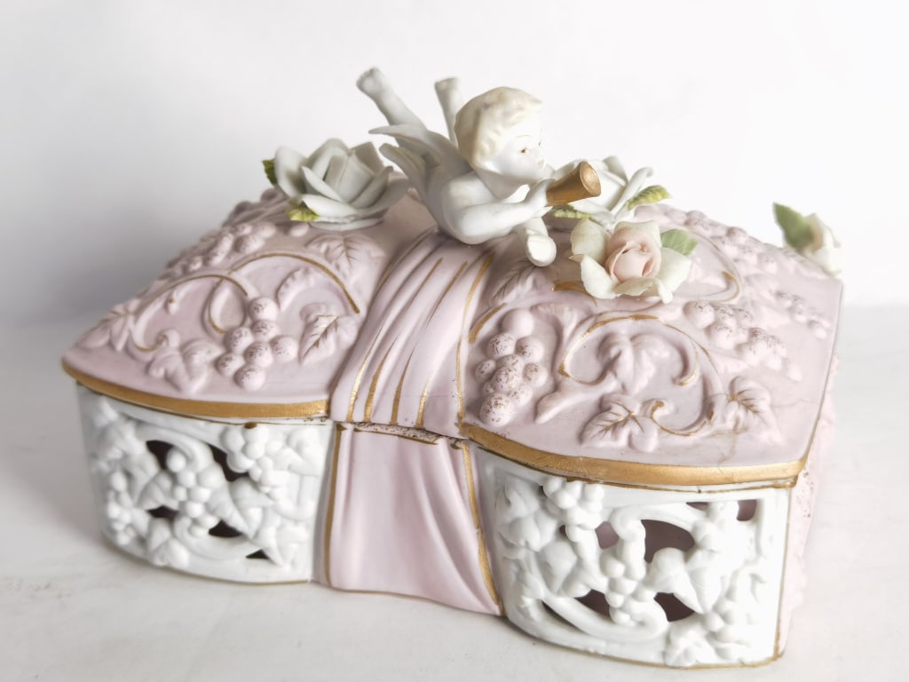 Vintage Porcelain Cherub Trinket Box: Vintage Porcelain Cherub Trinket Box, 5.5in by 7.25in