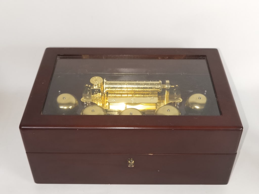 Mr. Christmas Gold Label Christmas Song Music Box: Mr. Christmas Gold Label Christmas Song Music Box, 5.25in by 11.5in by 7.75in