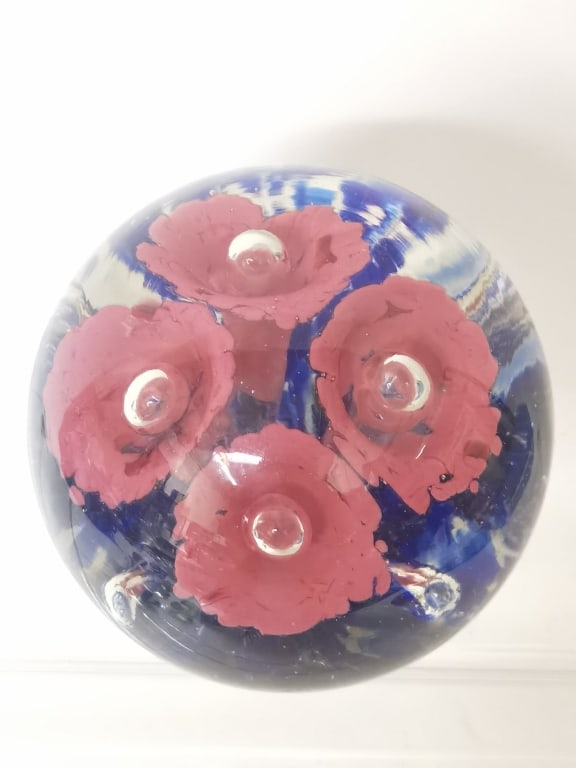 Vintage Red Flower Bubble Glass Paperweight: Vintage Red Flower Bubble Glass Paperweight, 4in