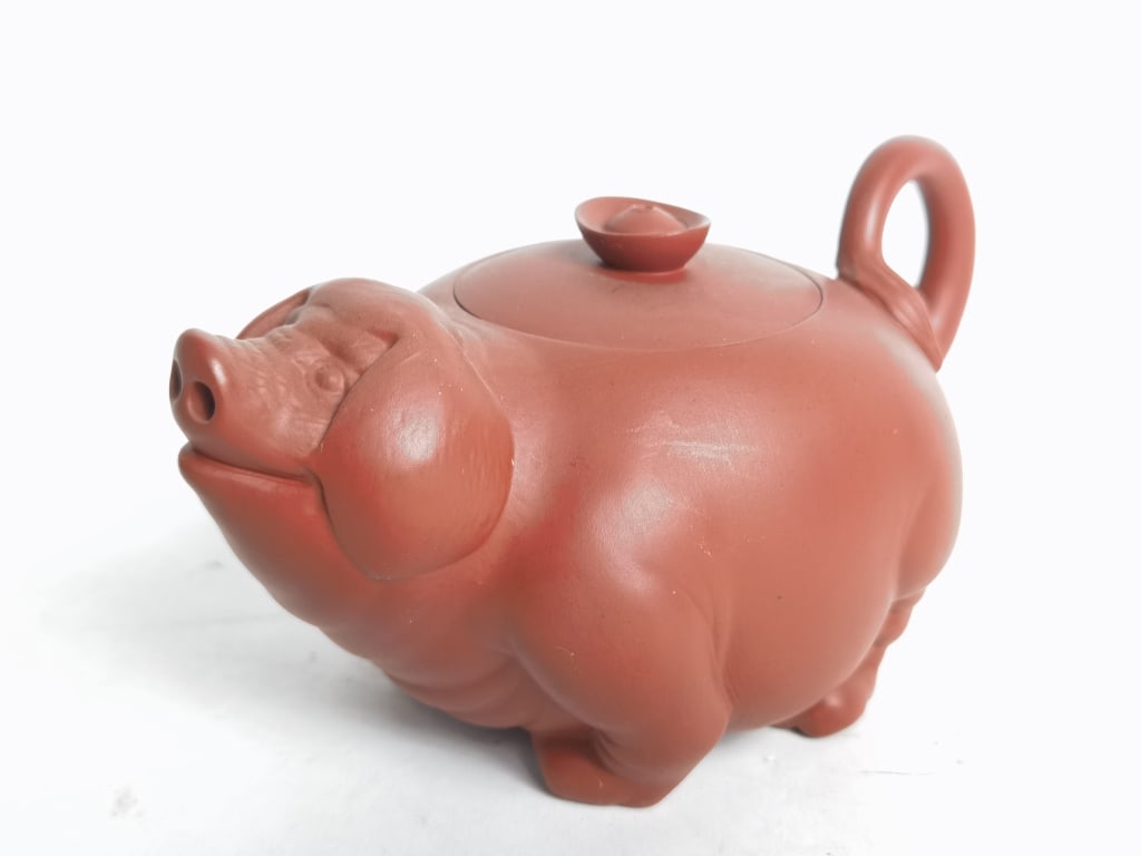 Vintage Chinese YiXing ZiSha Pig Shape Teapot (1 of 5)