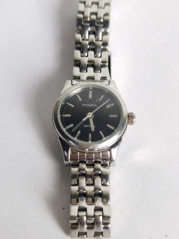 Fossil Steel Women's Watch (1 of 3)