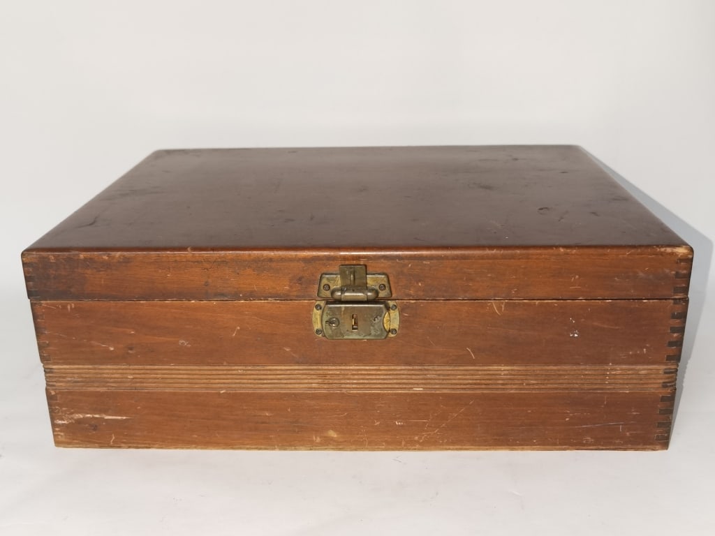 Vintage Wood Carved Pen Storage Box (1 of 5)