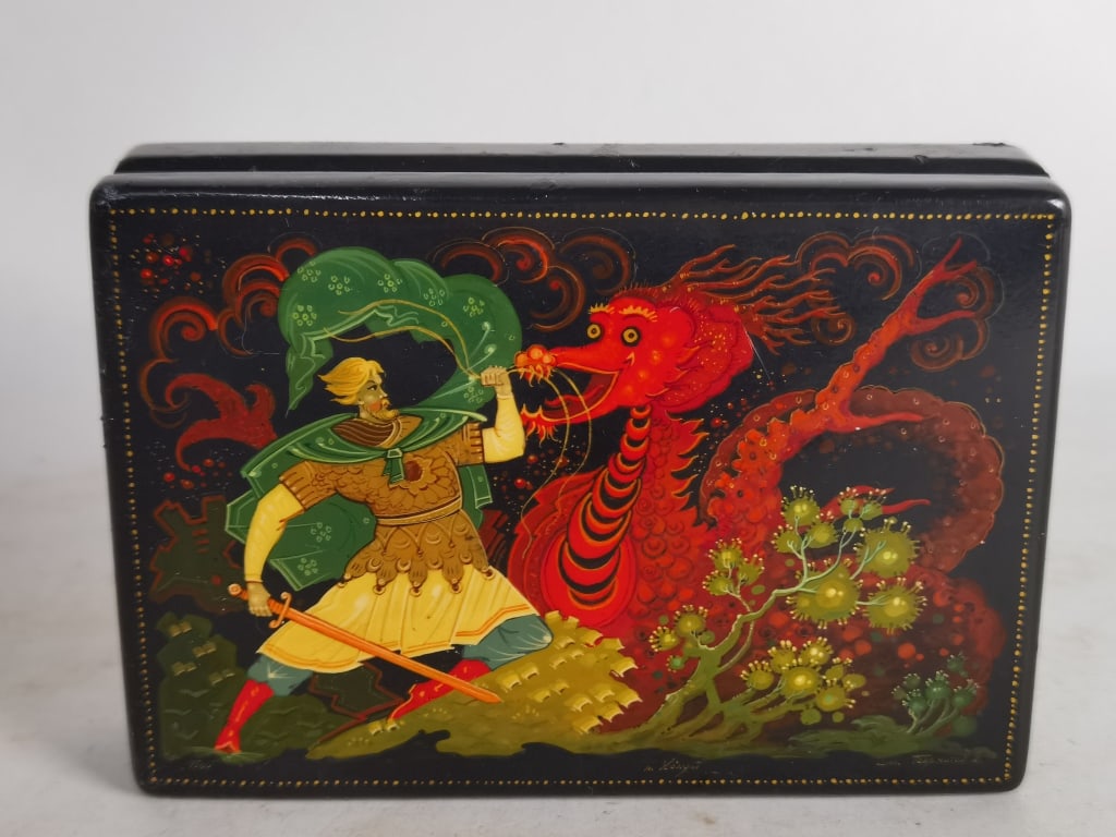 Vintage Signed Russian Hand Painted Lacquer Jewelr (1 of 6)