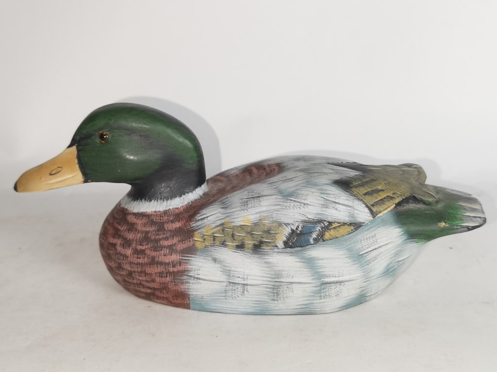 Vintage Painted Wood Carved Duck Decoy: Vintage Painted Wood Carved Duck Decoy, 3.75in by 9in