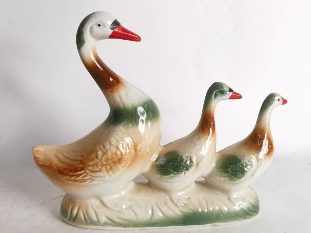 Vintage Brazilian Porcelain Duck Figurine: Vintage Brazilian Porcelain Duck Figurine, 6.5in by 7.75in