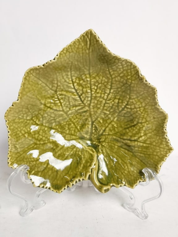 Vintage J. Willfred Portugal Porcelain Maple Leaf: Vintage J. Willfred Portugal Porcelain Maple Leaf Plate, 1.75in by 7.5in