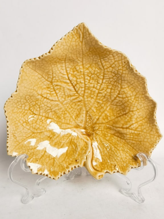 Vintage J. Willfred Portugal Porcelain Maple Leaf: Vintage J. Willfred Portugal Porcelain Maple Leaf Plate, 1.75in by 7.5in