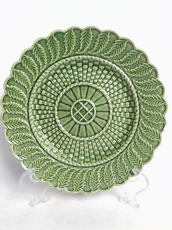 Vintage Bordallo Pinheiro Basketweave Plate: Vintage Bordallo Pinheiro Basketweave Plate, 10.5in
