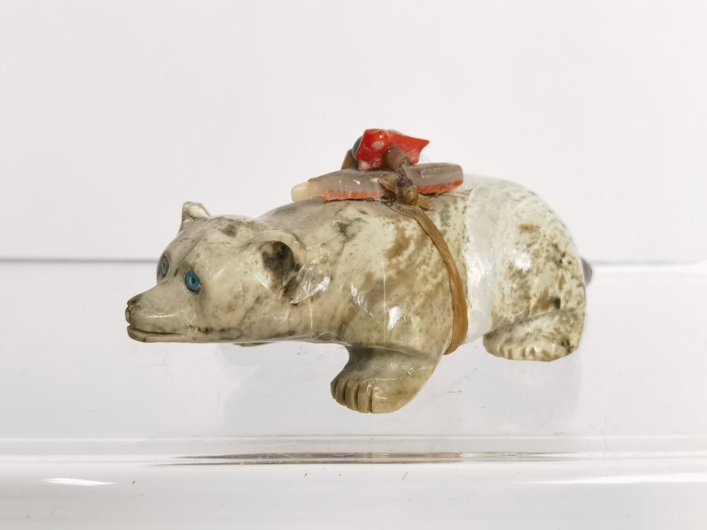 Vintage Zuni Fetish Bear Carving (1 of 4)