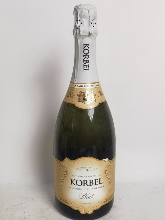 Korbel California Champagne: Korbel California Champagne, 12in