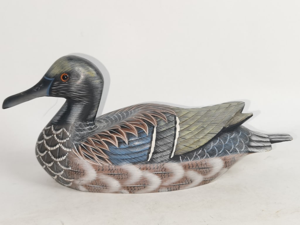 Vintage Painted Wood Carved Duck Decoy: Vintage Painted Wood Carved Duck Decoy, 5.25in by 12.25in