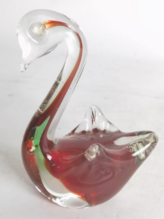 Vintage Murano Italy Red/Green Sommerso Swan: Vintage Murano Italy Red/Green Sommerso Swan, 5in