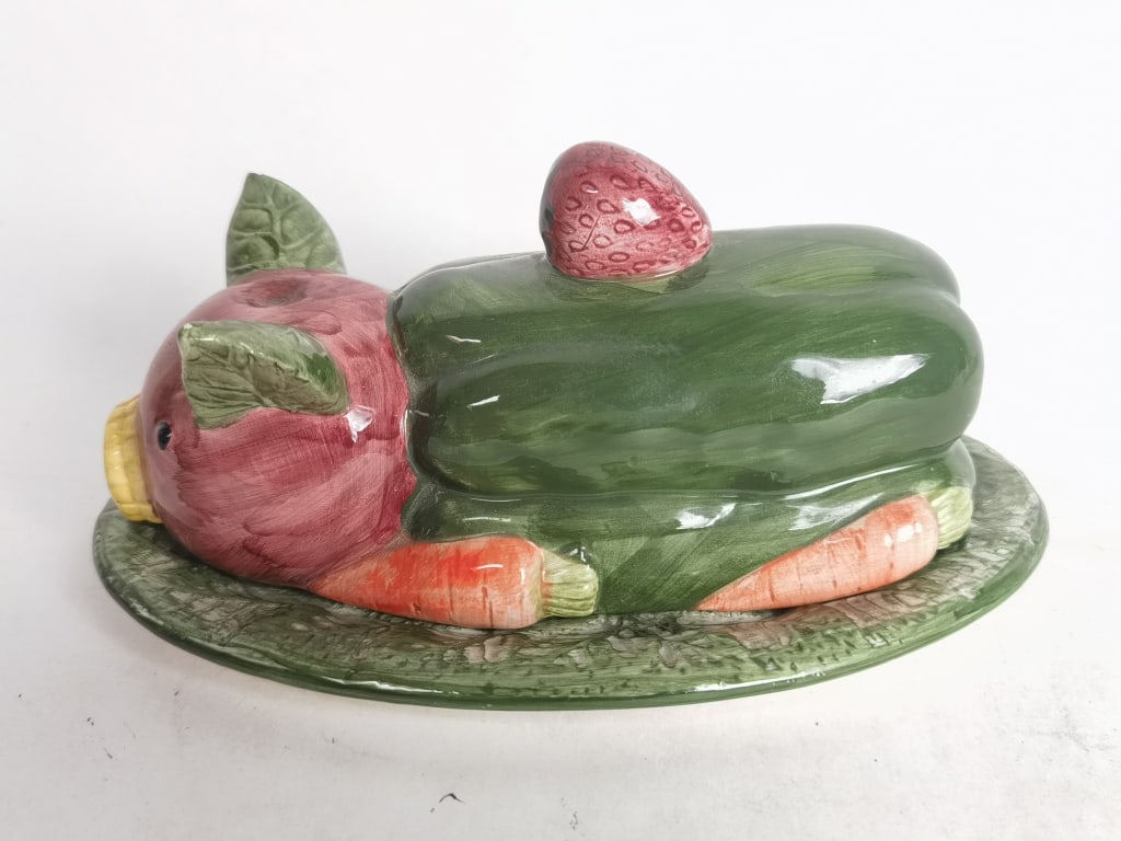 Vintage Royal Premier Vegetable Pig Butter Dish: Vintage Royal Premier Vegetable Pig Butter Dish, 4in by 8.5in