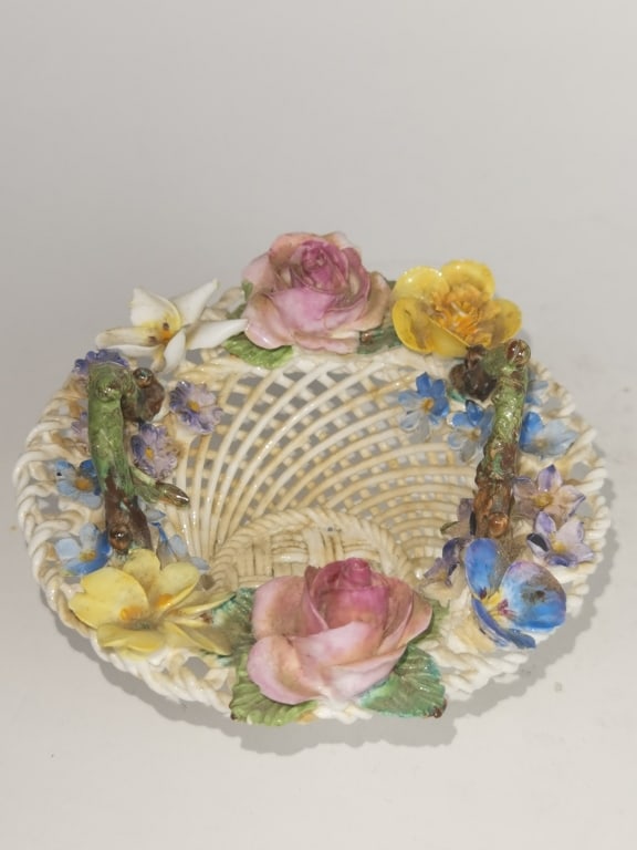 Vintage Crown Staffordshire Porcelain Lattice Bask: Vintage Crown Staffordshire Porcelain Lattice Basket, 3in by 4in