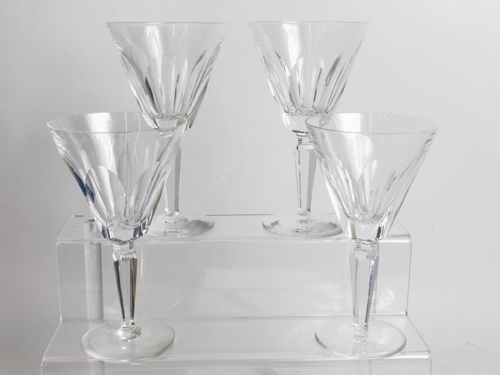(4) Waterford Crystal Sheila Wine Glasses: (4) Waterford Crystal Sheila Wine Glasses, 7in