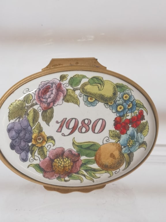 Vintage Bilston & Battersea Enamel Trinket Box (1 of 4)