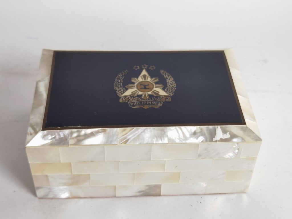 Vintage Mother-of-Pearl Inlay Trinket Box: Vintage Mother-of-Pearl Inlay Trinket Box, 2.5in by 6in