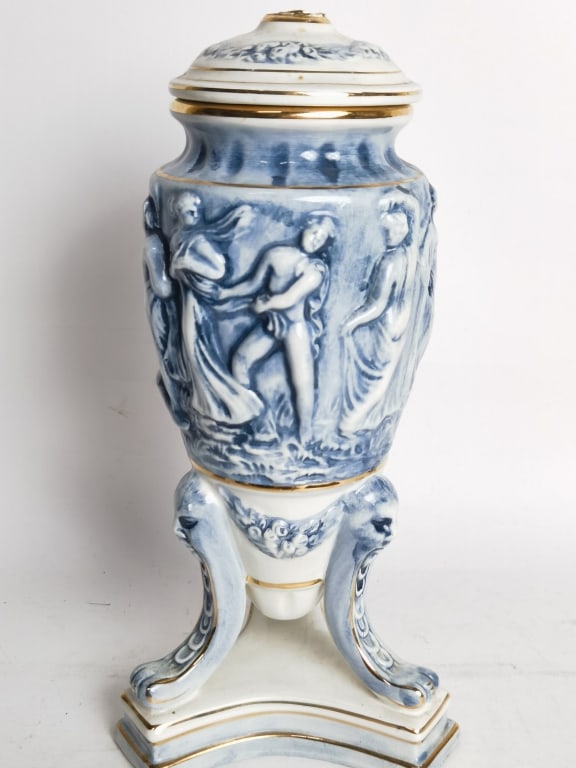 Vintage R. Capodimonte Italian Porcelain Footed Ur: Vintage R. Capodimonte Italian Porcelain Footed Urn, 11.5in