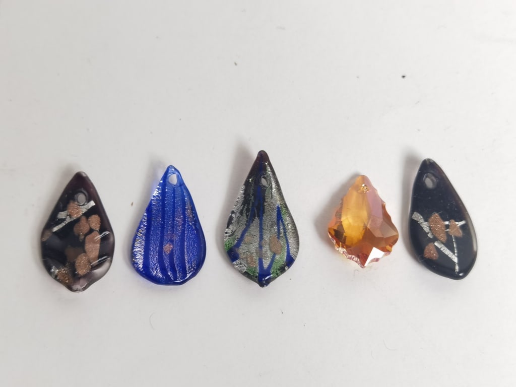 (5) Vintage Murano Italy Art Glass Pendants: (5) Vintage Murano Italy Art Glass Pendants, 1.25in