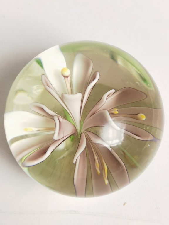 Vintage Murano Italy  Floral Art Glass Paperweight (1 of 3)